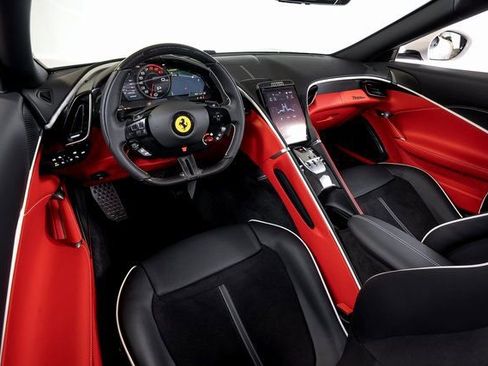 Certified 2025 Ferrari Roma Spider RWD image 31