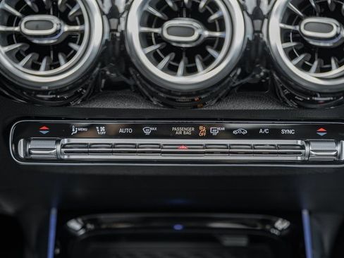 Certified 2024 Mercedes-Benz GLB 250 4MATIC w/ Winter Heating Package image 25