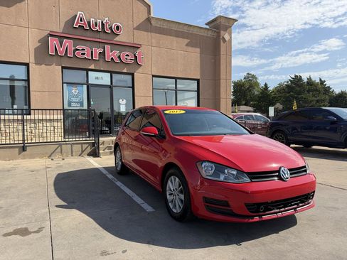 Used 2017 Volkswagen Golf Wolfsburg Edition FWD image 3
