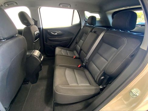 Used 2023 GMC Terrain SLE w/ Driver Convenience Package image 19