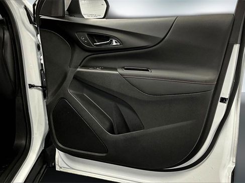 Used 2024 Chevrolet Equinox RS image 27