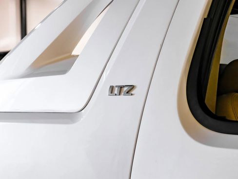 Used 2012 Chevrolet Avalanche LTZ image 63