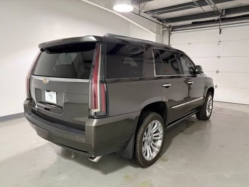 Used 2020 Cadillac Escalade Premium Luxury w/ LPO, Radiant Package AWD/4WD image 6