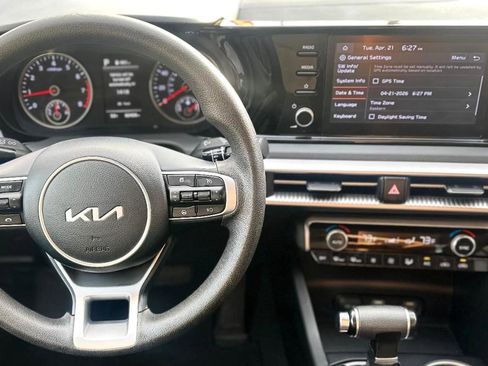 Used 2023 Kia K5 LXS image 12