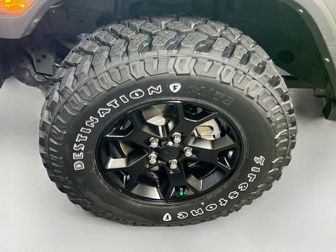 Used 2021 Jeep Wrangler Willys image 13