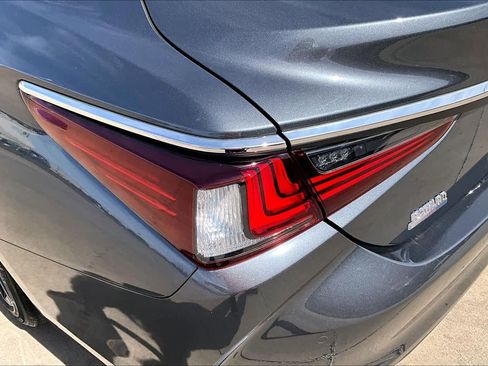 Used 2024 Lexus ES 350 w/ Premium Package image 28