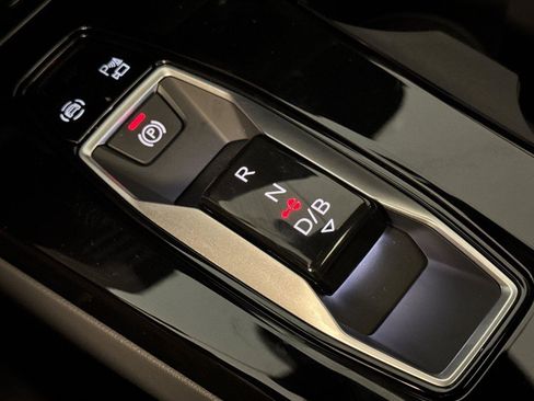 New 2025 Audi Q6 e-tron Premium Plus image 21