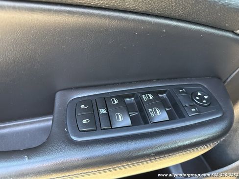 Used 2017 Chrysler 200 Limited Platinum image 16