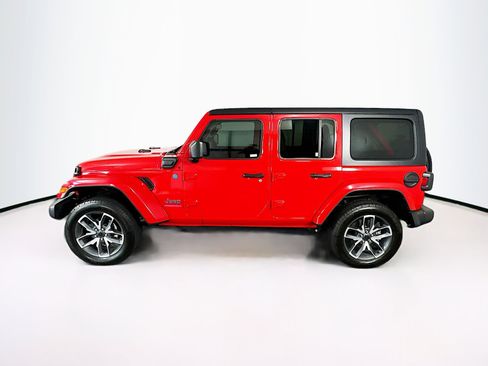 Used 2024 Jeep Wrangler Unlimited w/ LED Headlamp & Fog Lamp Group AWD/4WD image 4
