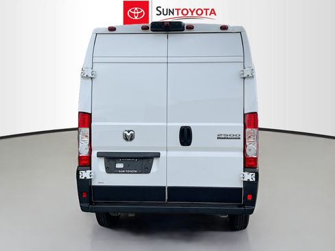 Used 2025 RAM ProMaster 2500 w/ Convenience Group FWD image 5