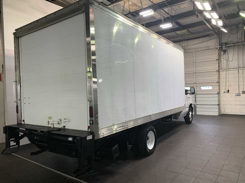 Used 2023 Ford E-350 and Econoline 350 Super Duty w/ Power Windows & Locks Group image 3