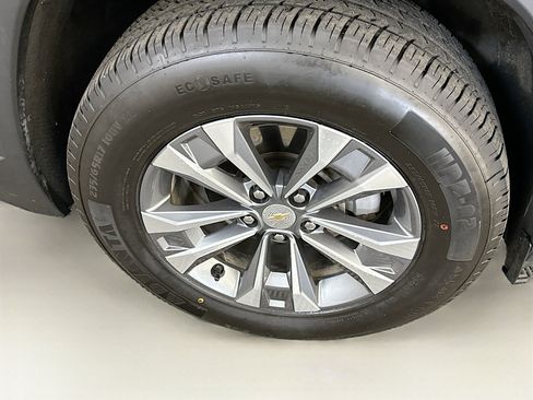 Used 2025 Chevrolet Equinox LT w/ Convenience Package II image 11