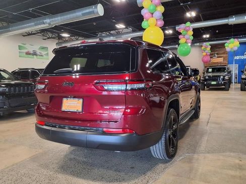 Used 2024 Jeep Grand Cherokee L Limited w/ Luxury Tech Group II AWD/4WD image 9