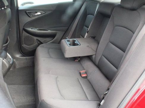 Used 2025 Chevrolet Malibu LT image 28