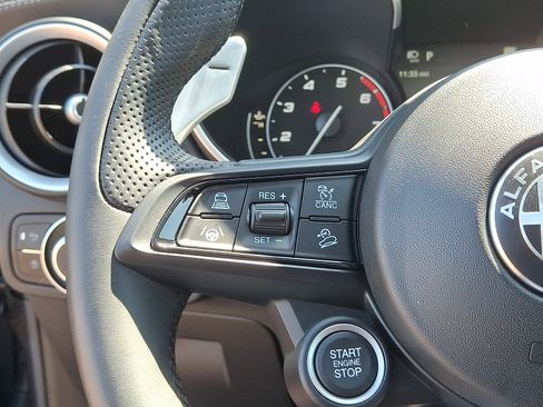 Used 2023 Alfa Romeo Stelvio Veloce AWD/4WD image 22