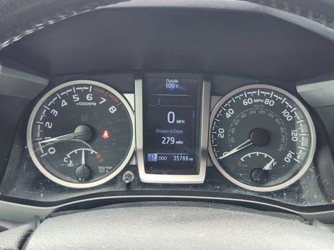 Used 2020 Toyota Tacoma SR5 w/ Technology Package AWD/4WD image 17