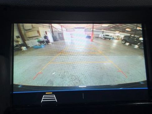 Used 2019 Chevrolet Trax LT w/ LT Convenience Package FWD image 16
