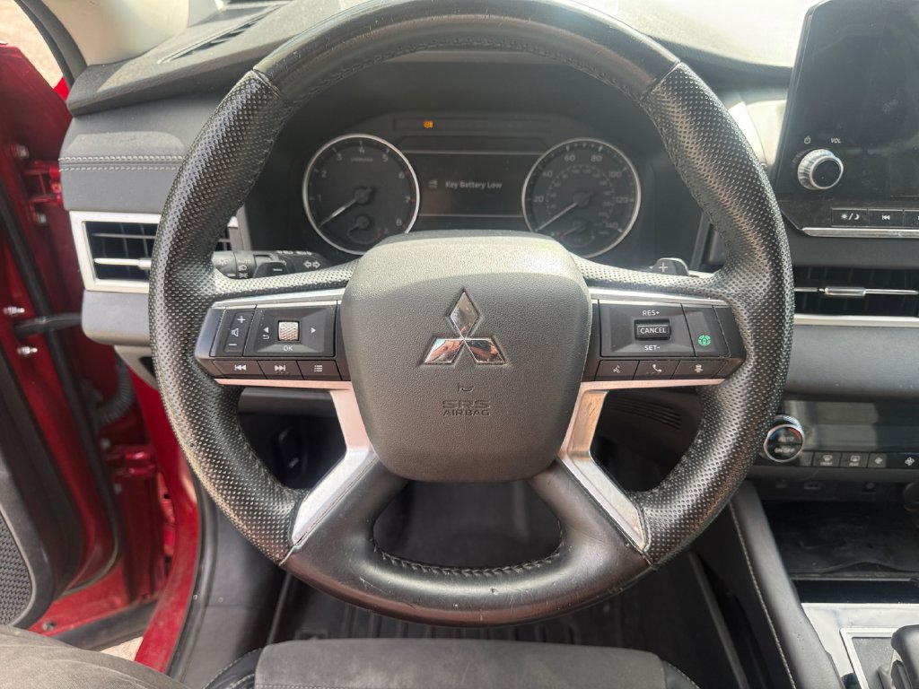 Used 2022 Mitsubishi Outlander SE AWD/4WD image 15