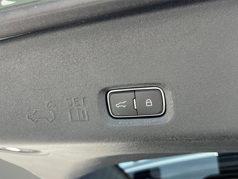 Used 2025 Ford Expedition Max Platinum AWD/4WD image 36