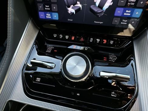 Used 2023 Jeep Grand Wagoneer Series II w/ Flexible Seating Group image 28