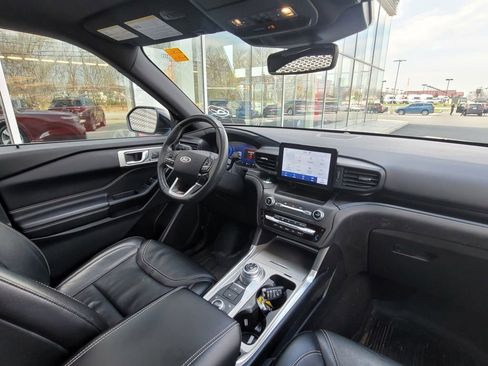 Used 2020 Ford Explorer ST w/ ST Street Pack image 16