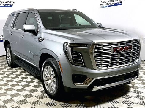 Used 2025 GMC Yukon Denali AWD/4WD image 3