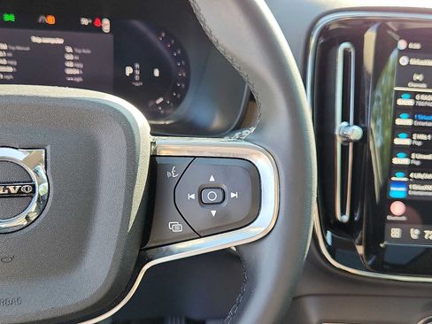 Used 2023 Volvo XC40 B5 Plus w/ Protection Package Premier AWD/4WD image 21