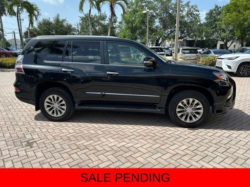 Used 2018 Lexus GX 460 Premium w/ Premium Package AWD/4WD image 2