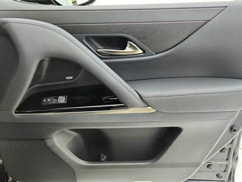 Used 2024 Lexus LX 600 4WD w/ Luxury Package image 23