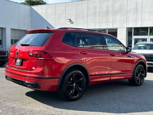 Used 2024 Volkswagen Tiguan SE R-Line AWD/4WD image 2