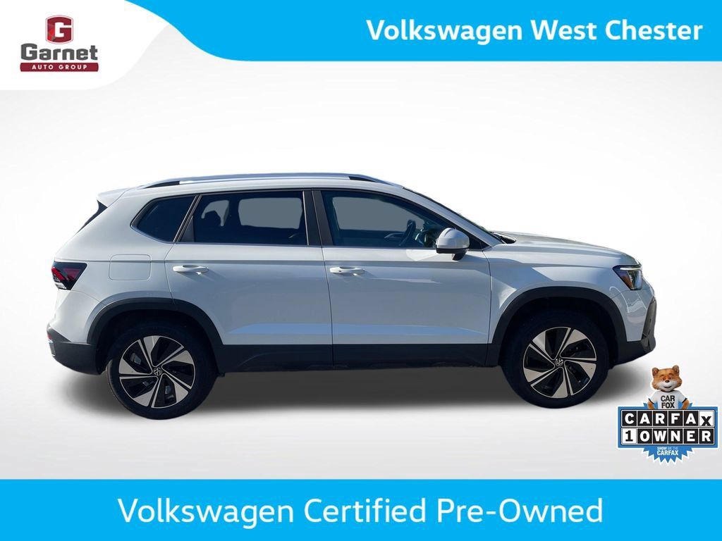 Certified 2025 Volkswagen Taos SE AWD/4WD image 7