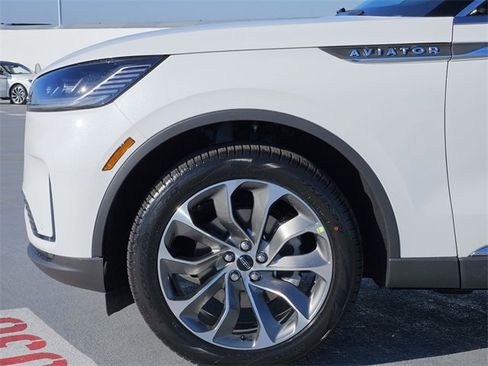 New 2026 Lincoln Aviator Reserve w/ Luxury Package image 9