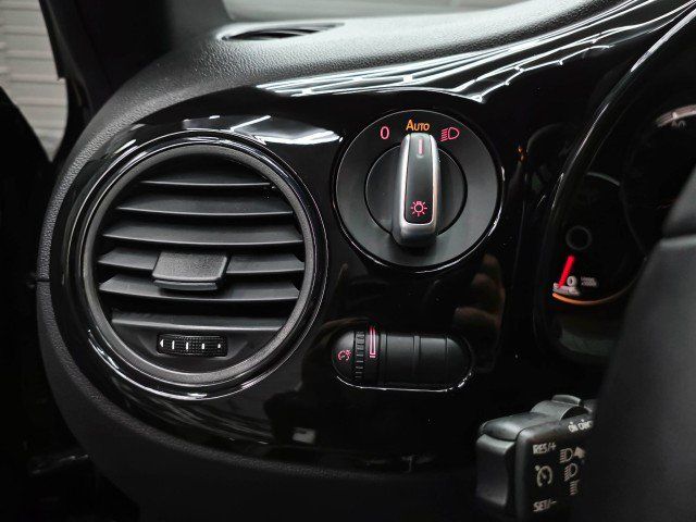 Used 2018 Volkswagen Beetle 2.0T S w/ Style & Comfort Package For S FWD image 26