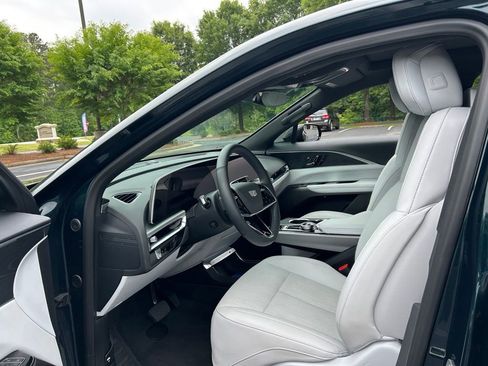 Used 2025 Cadillac Lyriq Luxury RWD image 39