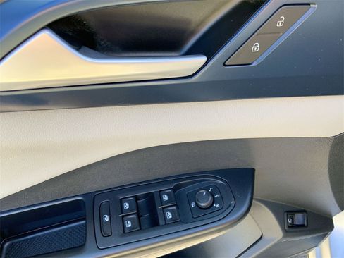 Used 2022 Volkswagen Taos SE w/ IQ.Drive SE Package image 23