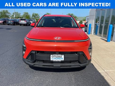 Used 2025 Hyundai Kona SEL AWD/4WD image 3