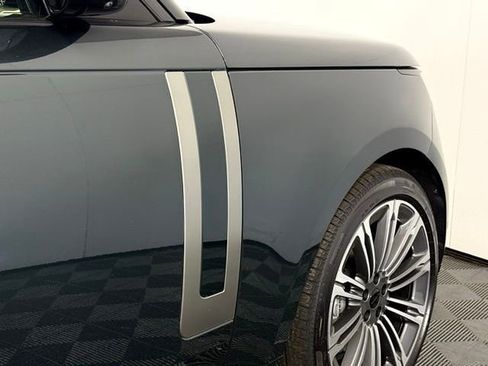 New 2026 Land Rover Range Rover Long Wheelbase SE image 15
