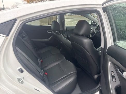 Used 2016 Hyundai Elantra Limited image 12