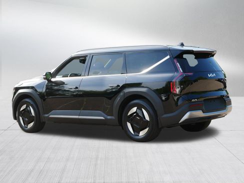 Used 2024 Kia EV9 Wind AWD/4WD image 5