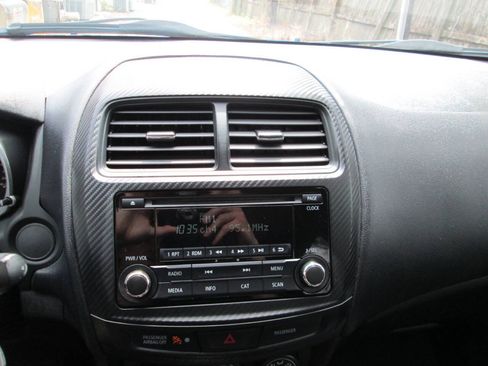 Used 2015 Mitsubishi Outlander Sport ES AWD/4WD image 10