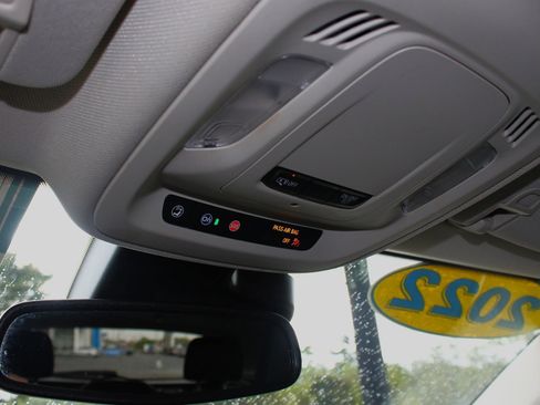 Used 2022 Buick Envision Preferred image 34