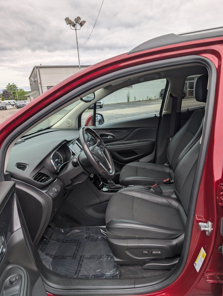 Used 2022 Buick Encore Preferred w/ Safety Package AWD/4WD image 14