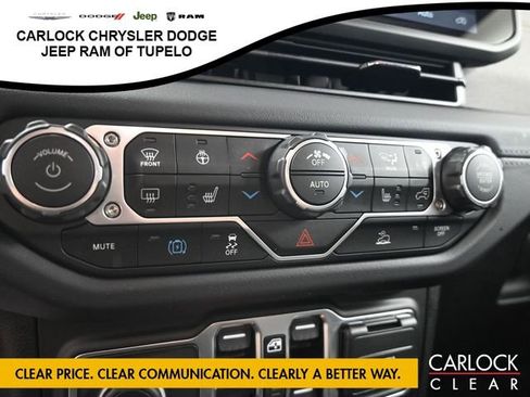 Used 2025 Jeep Wrangler Sahara AWD/4WD image 21