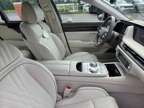 Used 2025 Genesis G90 3.5T AWD/4WD image 29