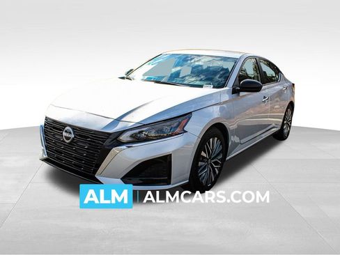 Used 2024 Nissan Altima 2.5 SV image 1