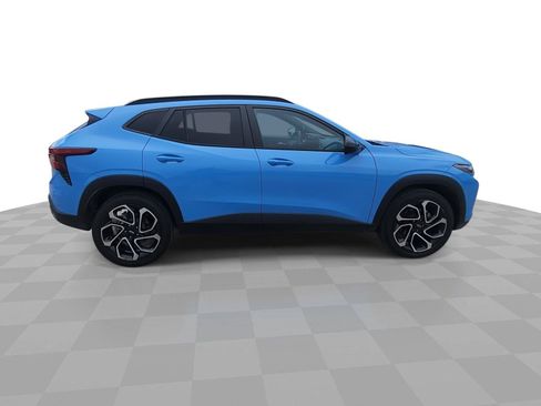 Used 2024 Chevrolet Trax RS w/ Sunroof Package FWD image 9
