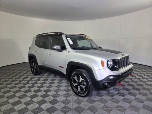 Used 2020 Jeep Renegade Trailhawk w/ UConnect 8.4 Nav Group AWD/4WD image 2