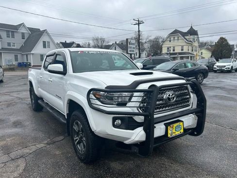 Used 2017 Toyota Tacoma TRD Sport w/ Tow Package image 5