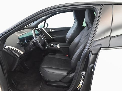 Used 2024 BMW iX xDrive50 w/ Premium Package image 28