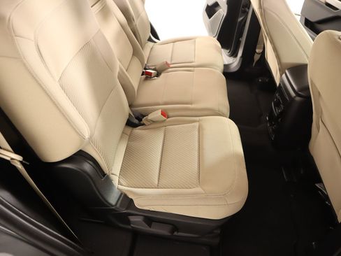 Used 2022 Ford Explorer XLT RWD image 15